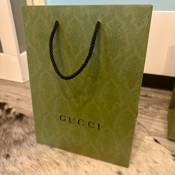 Authentic Gucci packaging - Picture 2 of 3